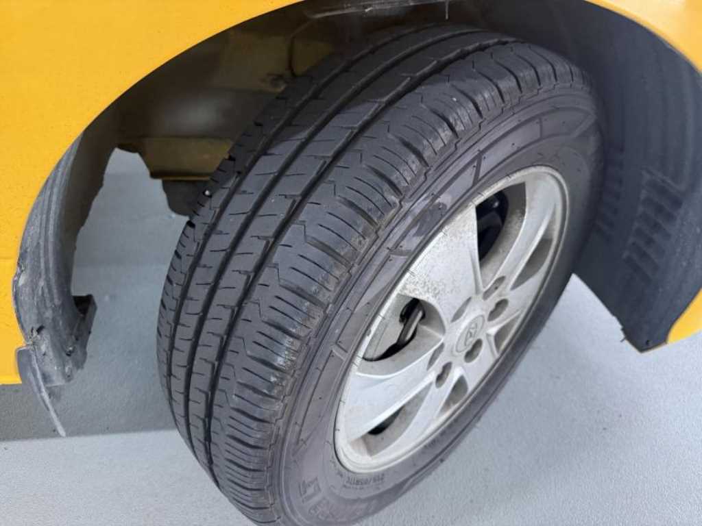 HYUNDAI Starex 2019 Amarillo - Importación desde Corea - HF Imports Iquique - Foto 15