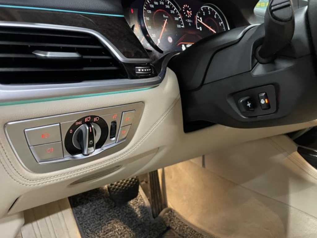 BMW 7 Series 2016 Negro - Importación desde Corea - HF Imports Iquique - Foto 13