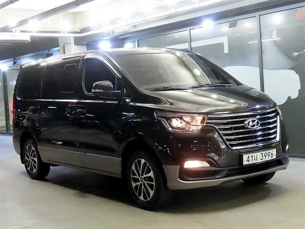HYUNDAI Starex 2019 Negro - Importación desde Corea - HF Imports Iquique - Foto 1