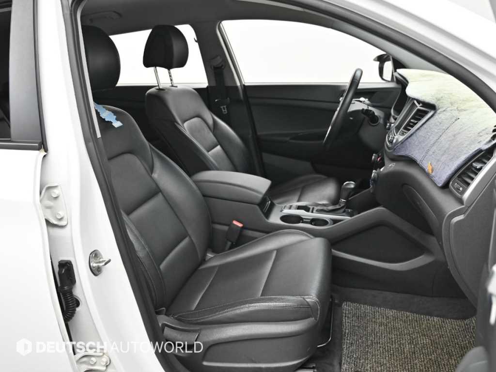 HYUNDAI Tucson - Vista 10