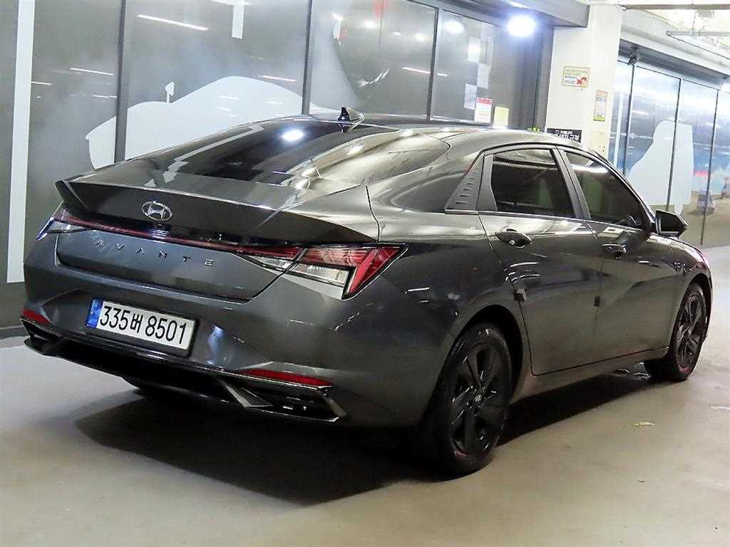 HYUNDAI Avante - Vista 4
