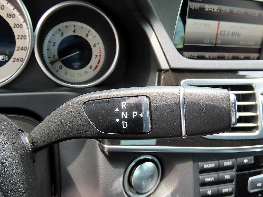 Mercedes Benz E class - Vista 10
