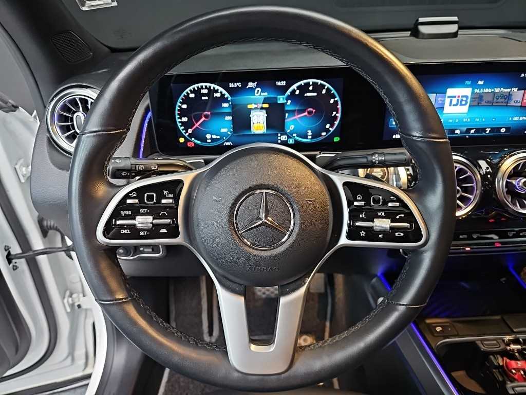 Mercedes Benz GLB Class - Vista 9