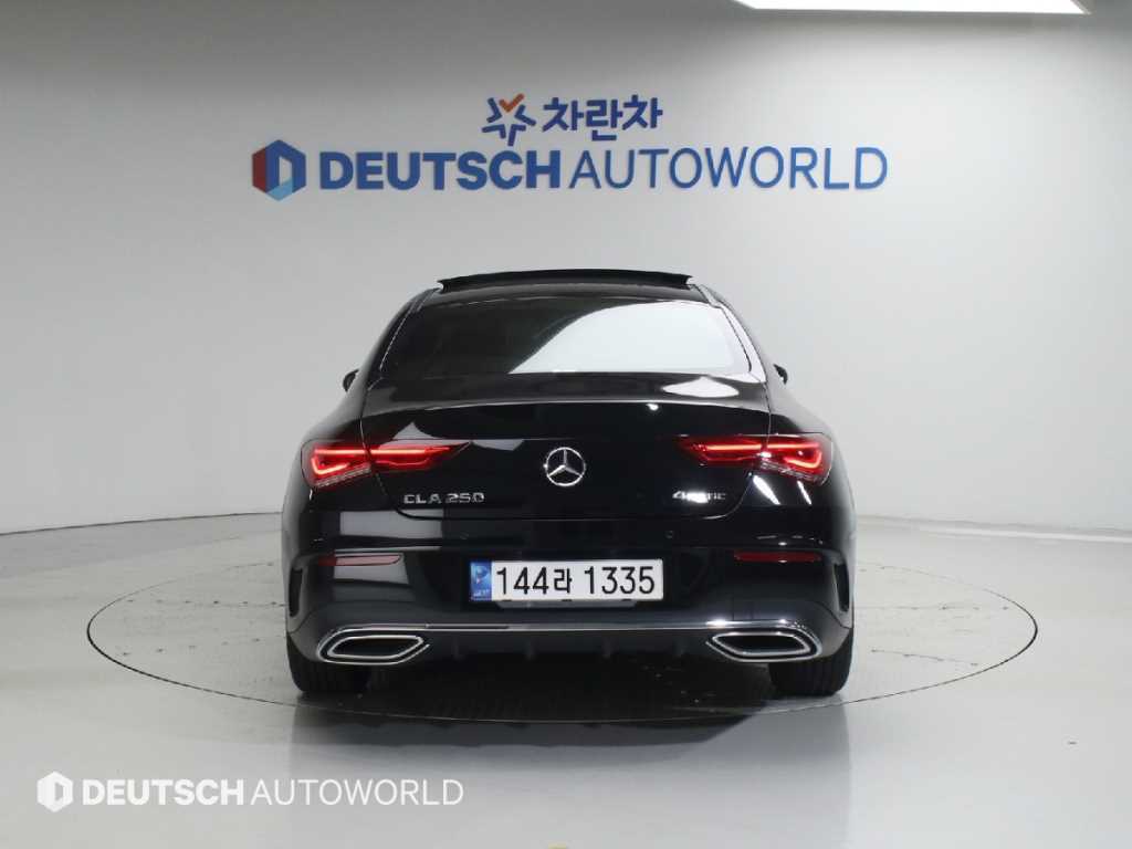 Mercedes Benz CLA Class - Vista 4