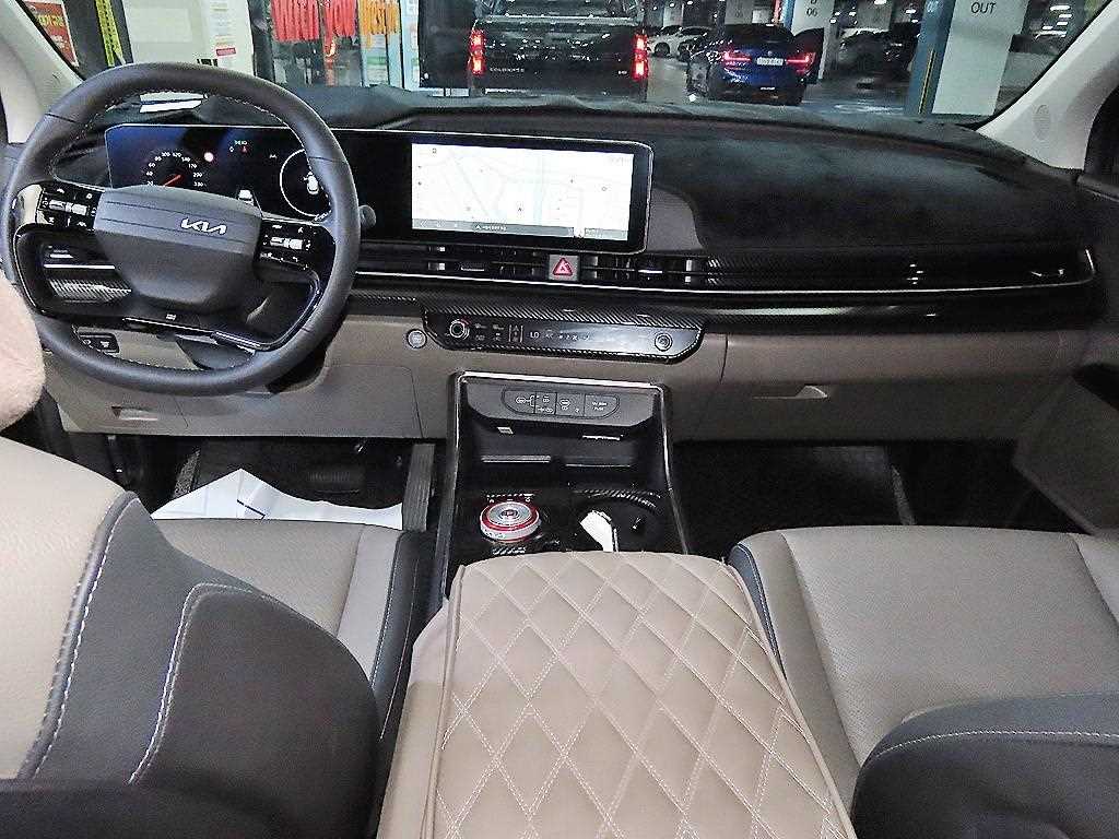 KIA Carnival - Vista 10