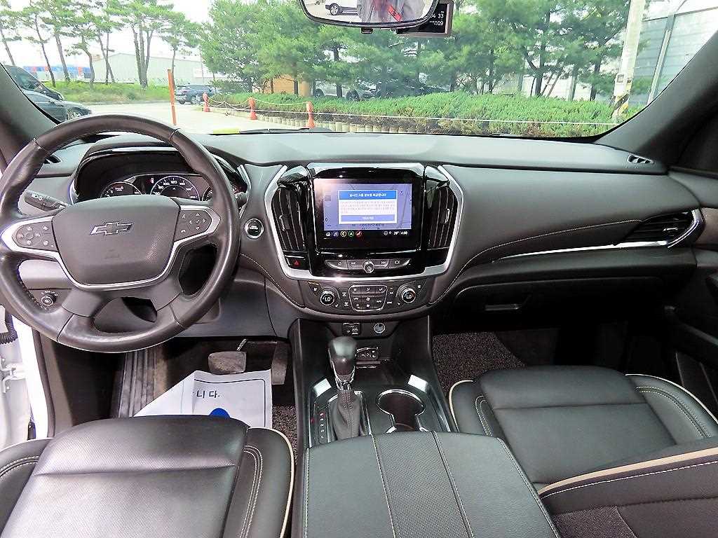 Chevrolet Travers - Vista 7