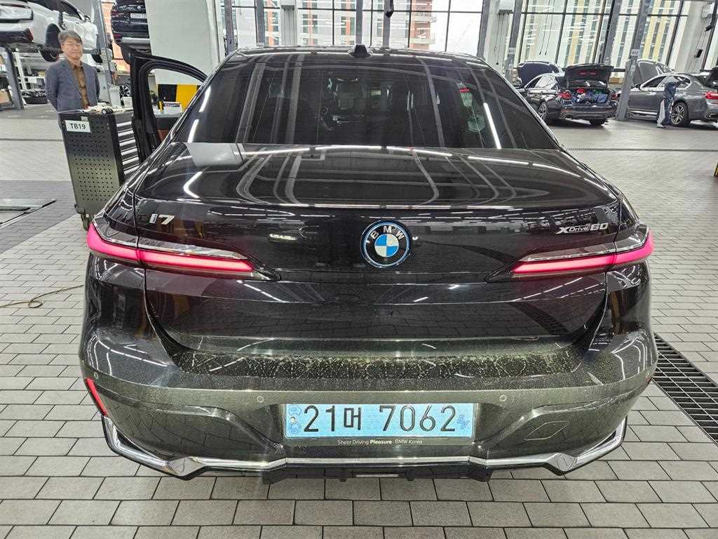 BMW i7 - Vista 4