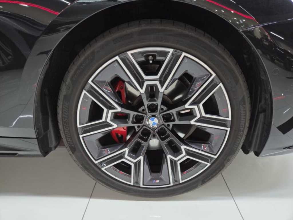 BMW 5 Series - Vista 4