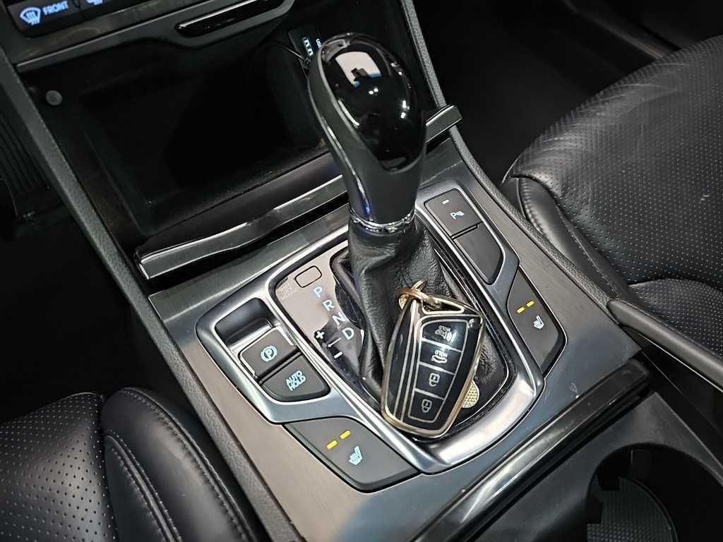 HYUNDAI Grandeur - Vista 8