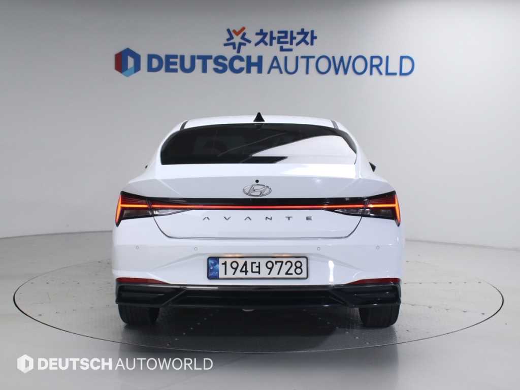 HYUNDAI Avante - Vista 4