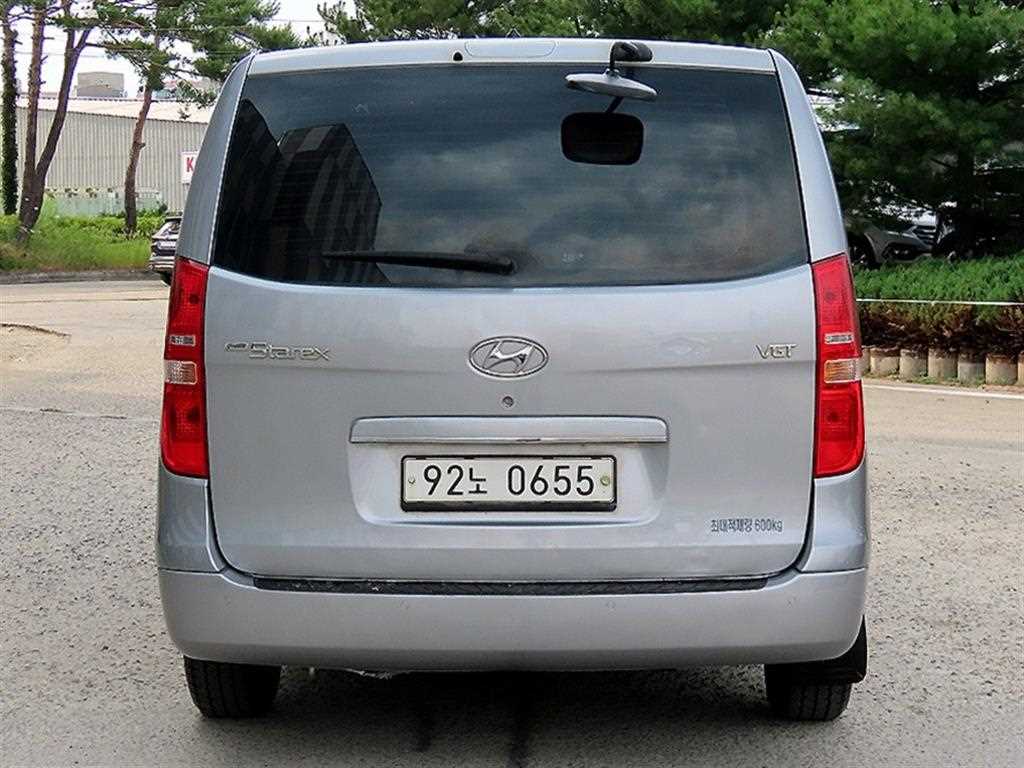 HYUNDAI Starex - Vista 4
