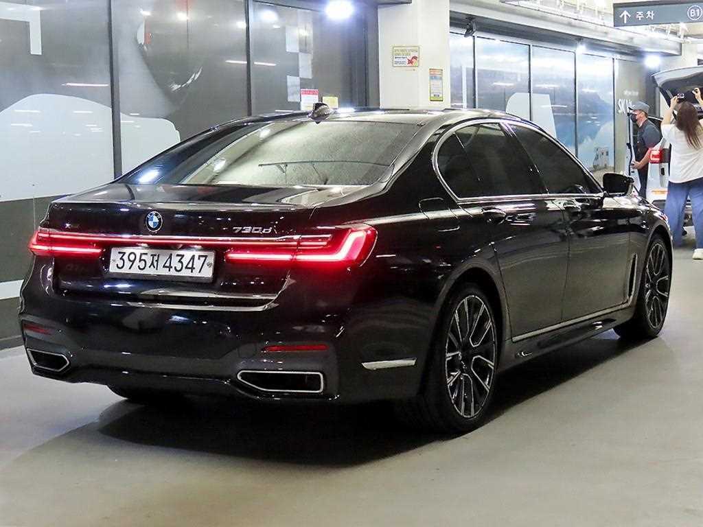 BMW 7 Series - Vista 4