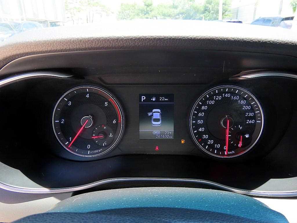 Genesis G70 - Vista 9