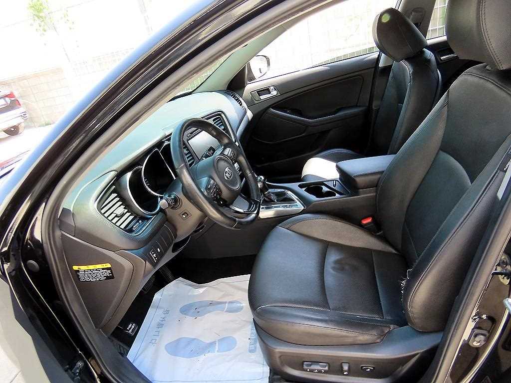 KIA K5 - Vista 5