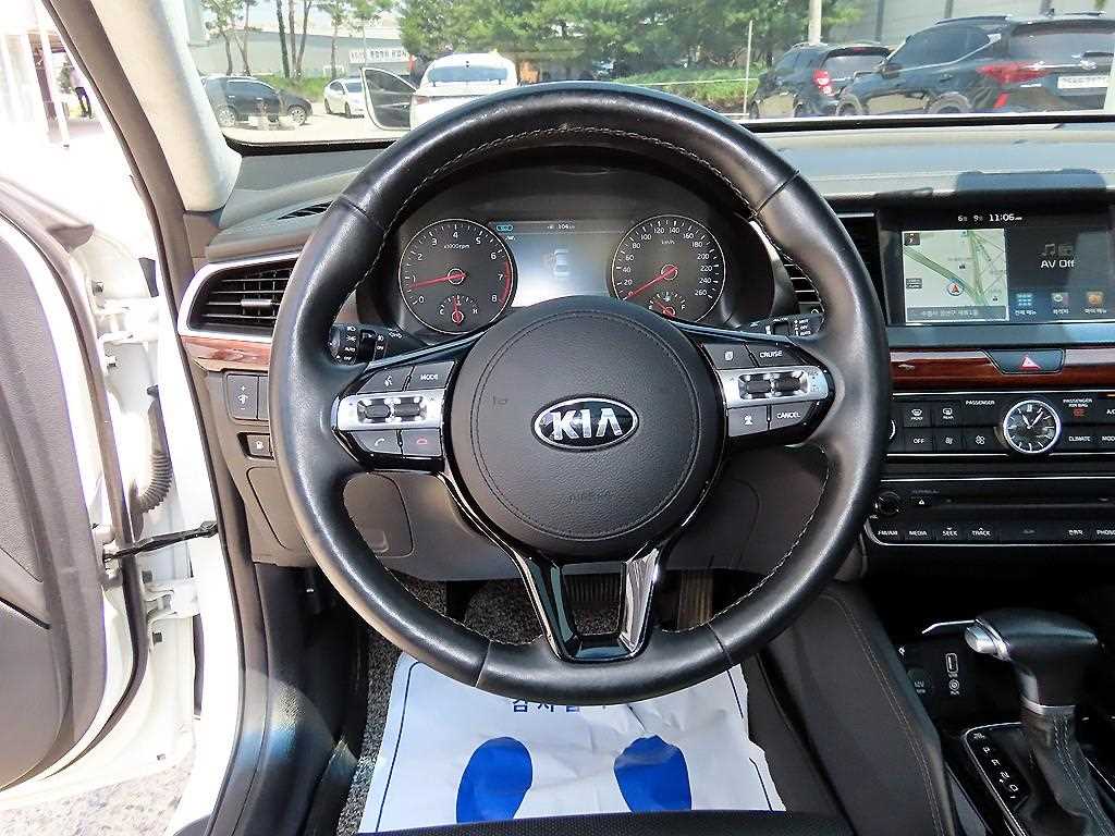 KIA K7 - Vista 8