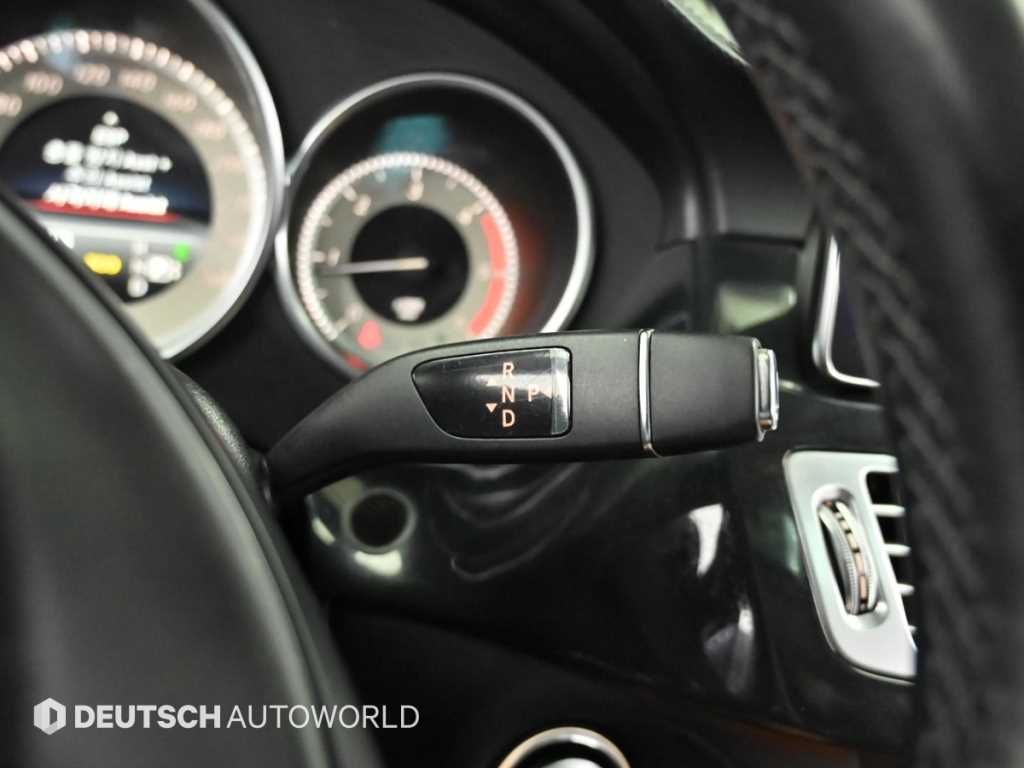 Mercedes Benz CLS Class - Vista 9