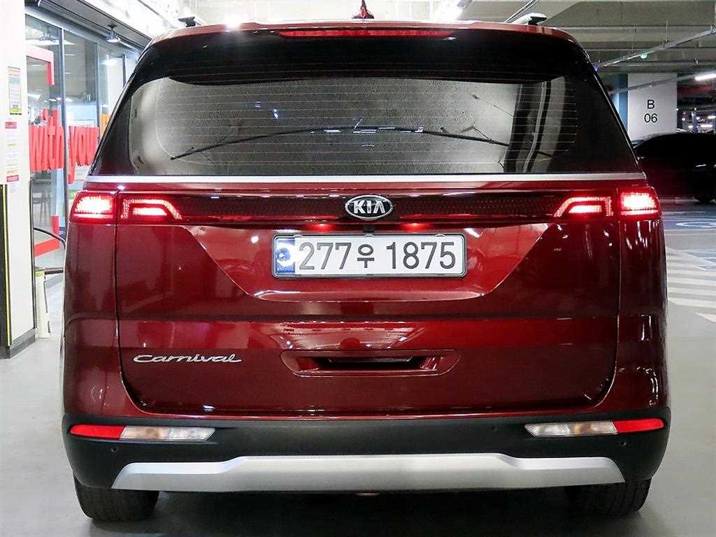 KIA Carnival - Vista 5