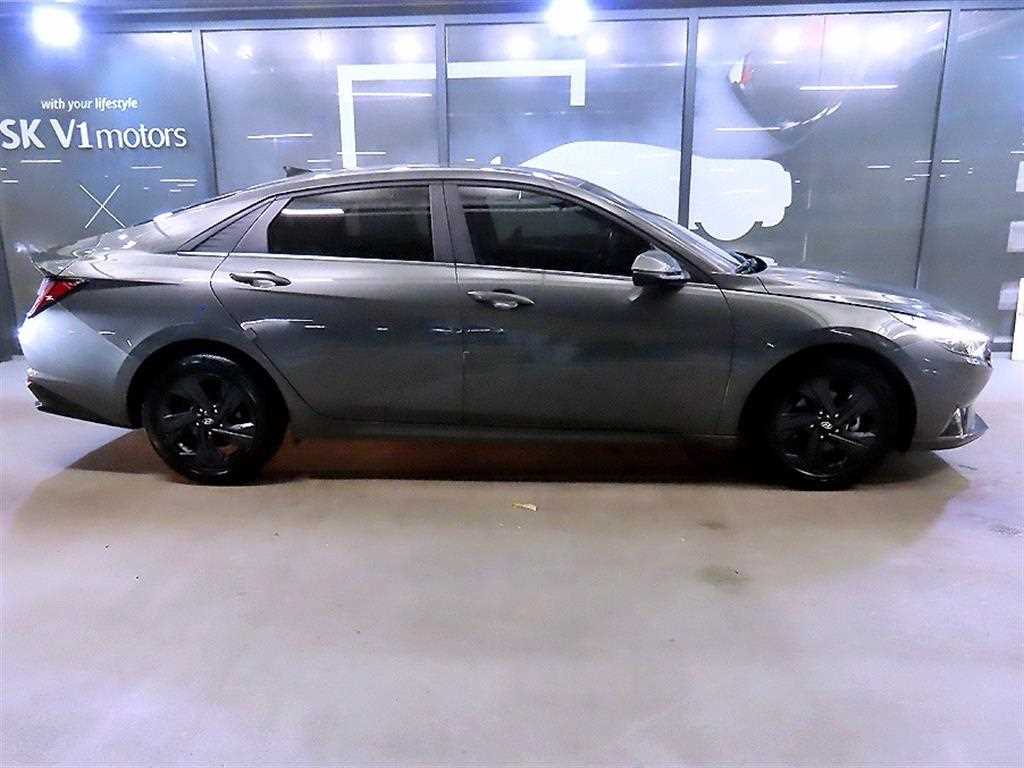 HYUNDAI Avante - Vista 3