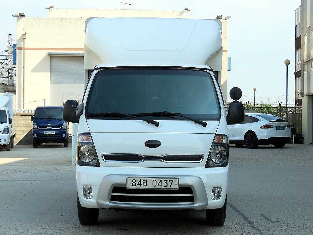 Small Truck Top_Wingbody 2017 Blanco - Importación desde Corea - HF Imports Iquique - Foto 1