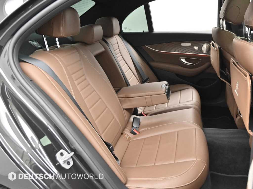 Mercedes Benz E class - Vista 12