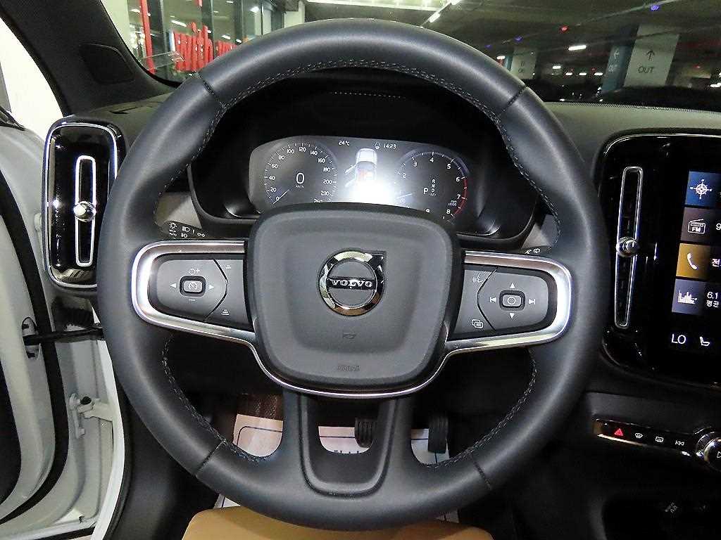 Volvo XC40 - Vista 8