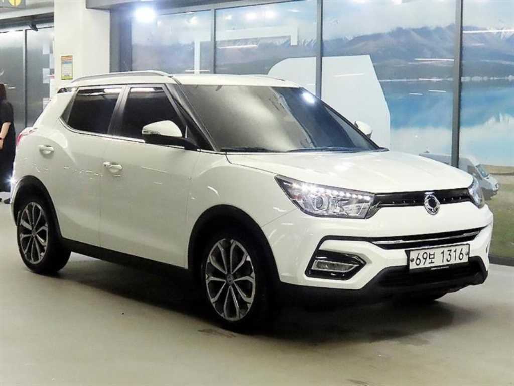 Ssangyong Tivoli 2018 Blanco - Importación desde Corea - HF Imports Iquique - Foto 1