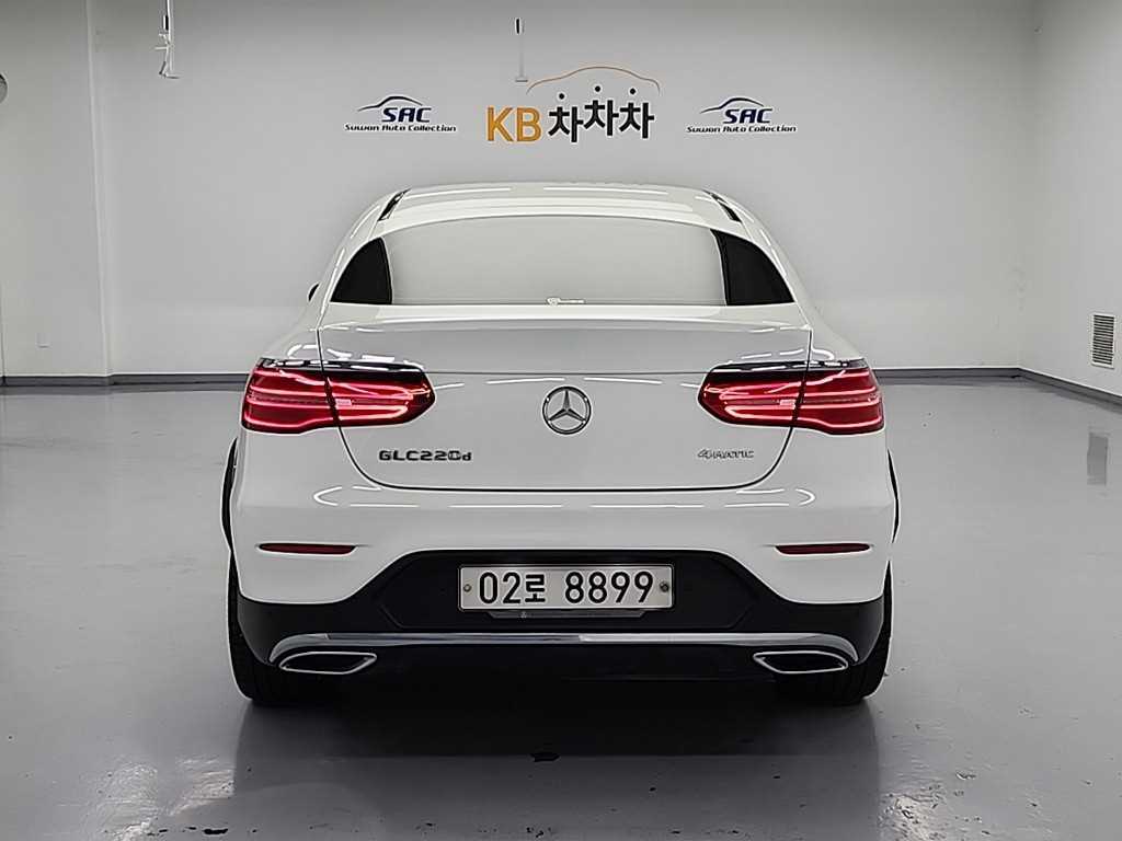 Mercedes Benz GLC Class - Vista 3