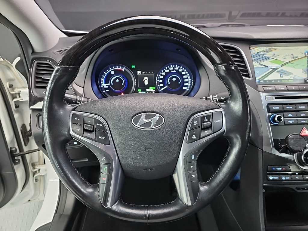 HYUNDAI Grandeur - Vista 9