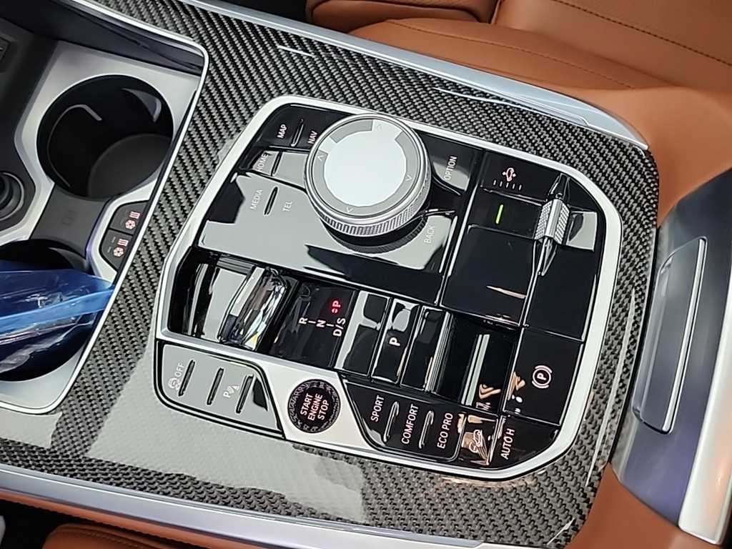 BMW X7 - Vista 8
