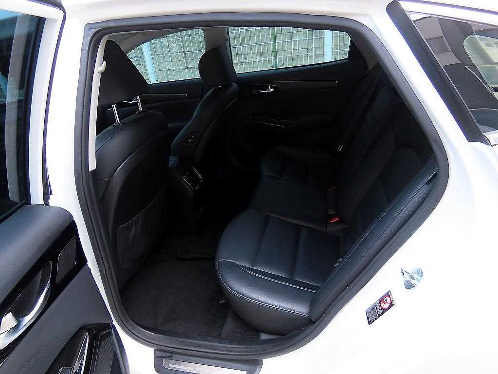 KIA K7 - Vista 6