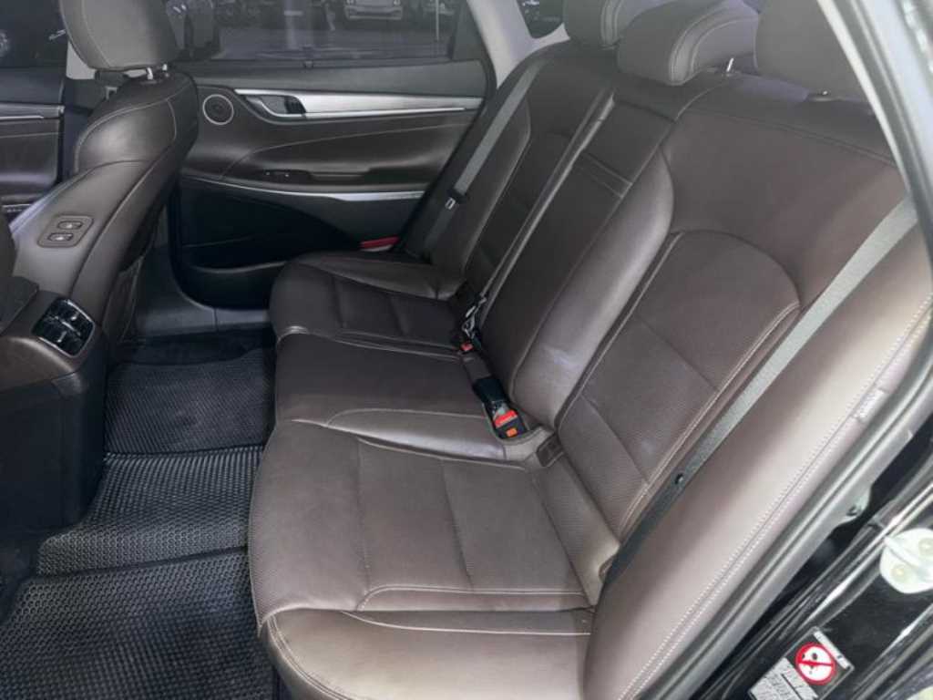HYUNDAI Grandeur - Vista 7