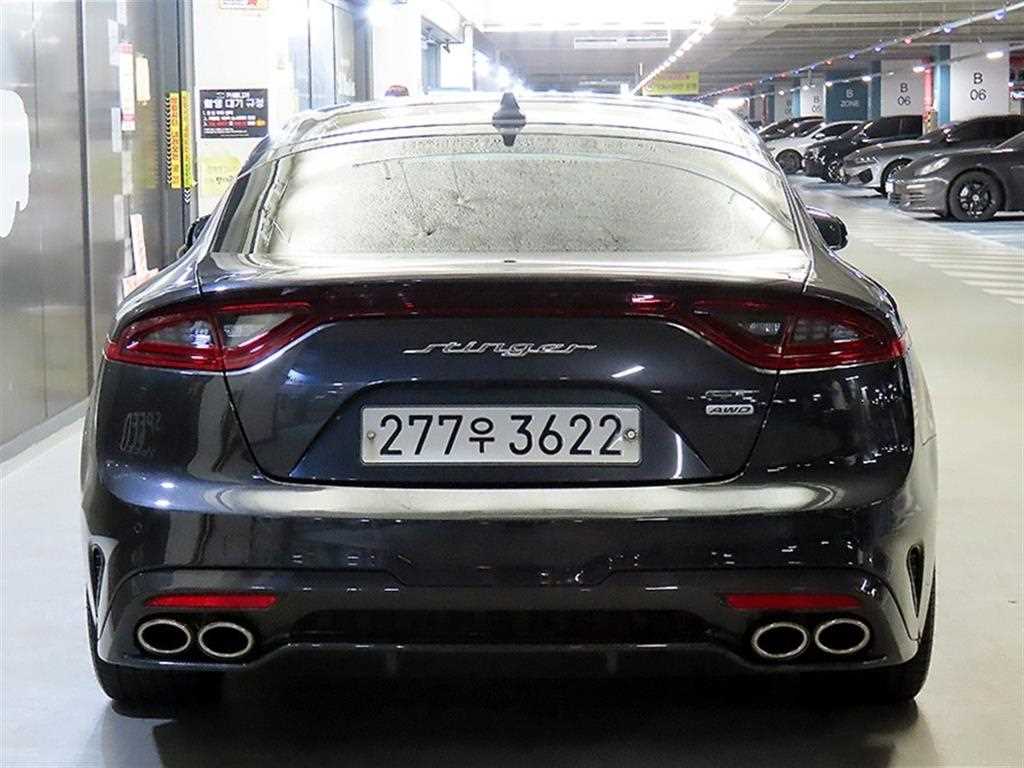 KIA Stinger - Vista 5