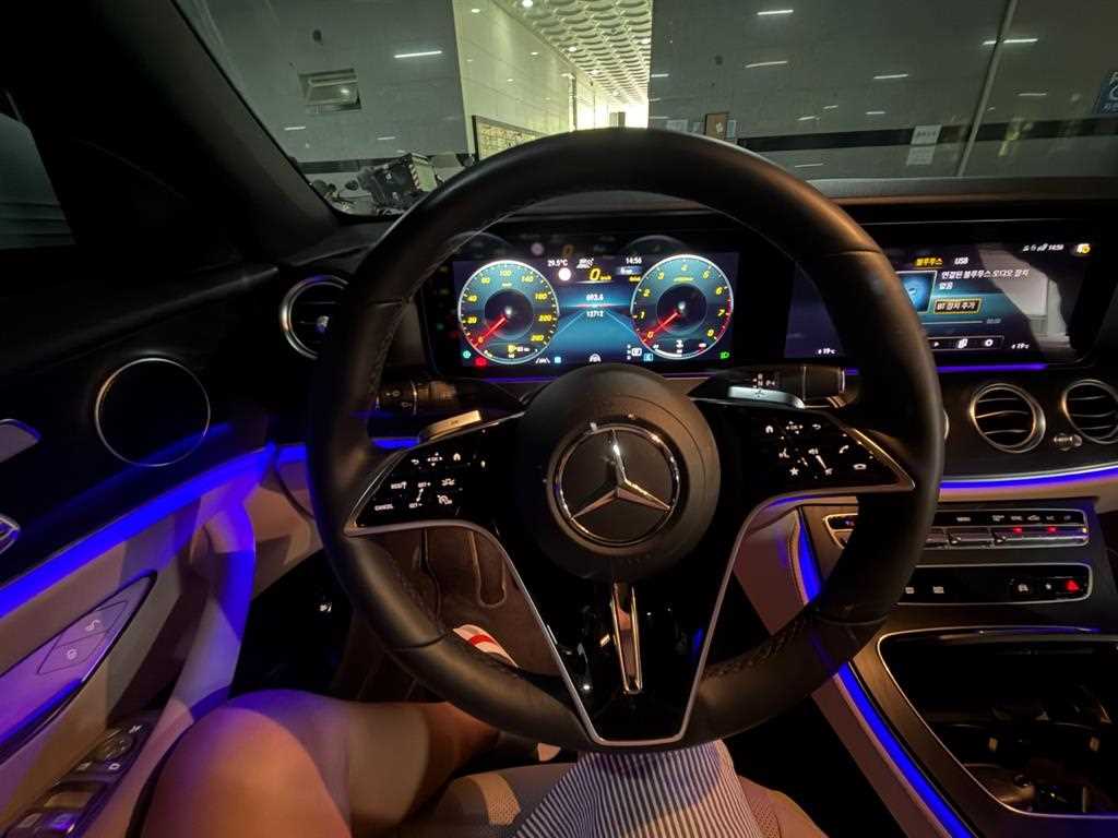 Mercedes Benz E class - Vista 11