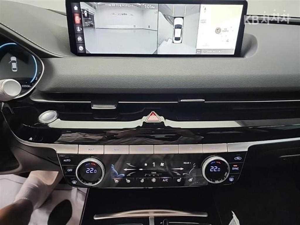 Genesis G80 - Vista 10