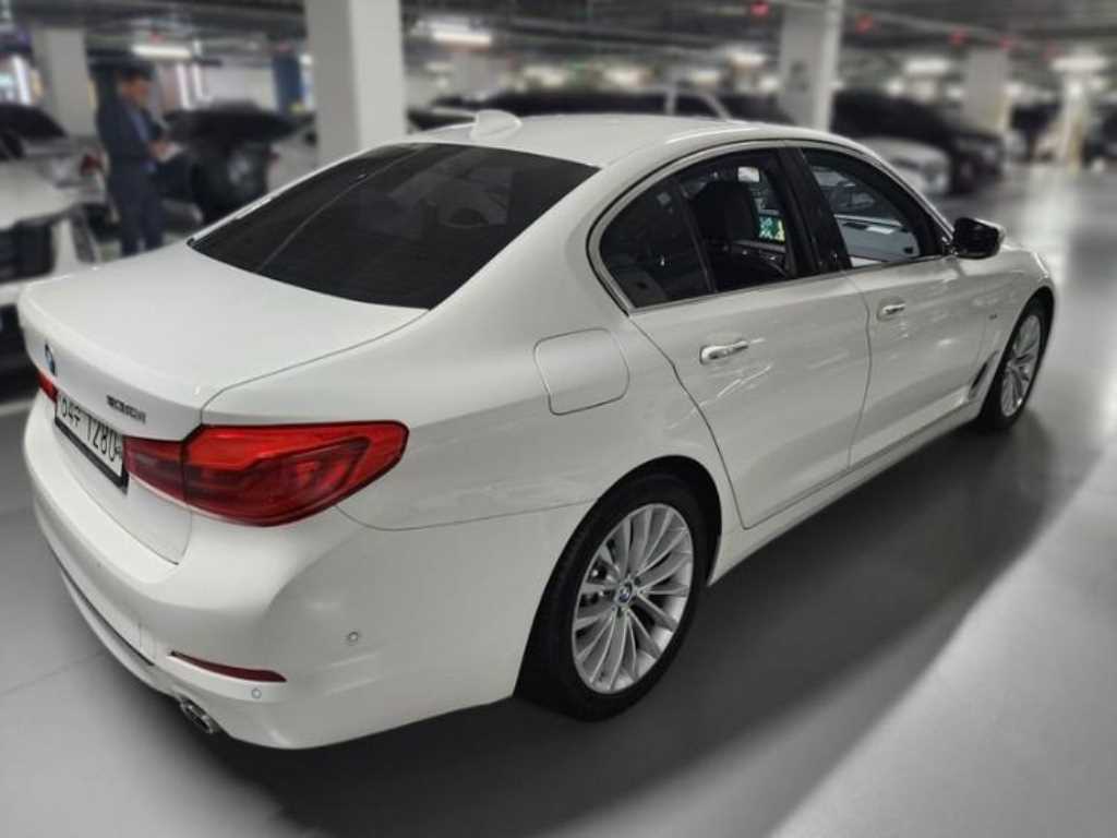 BMW 5 Series - Vista 5