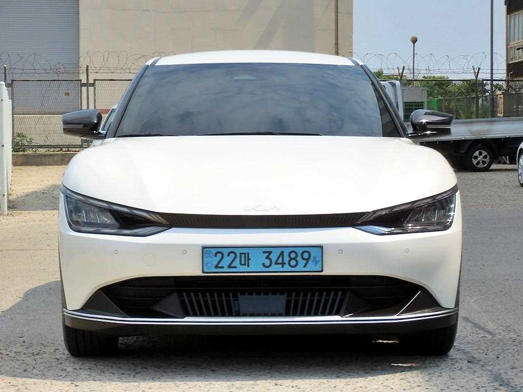 KIA EV6 2023 Blanco - Importación desde Corea - HF Imports Iquique - Foto 1