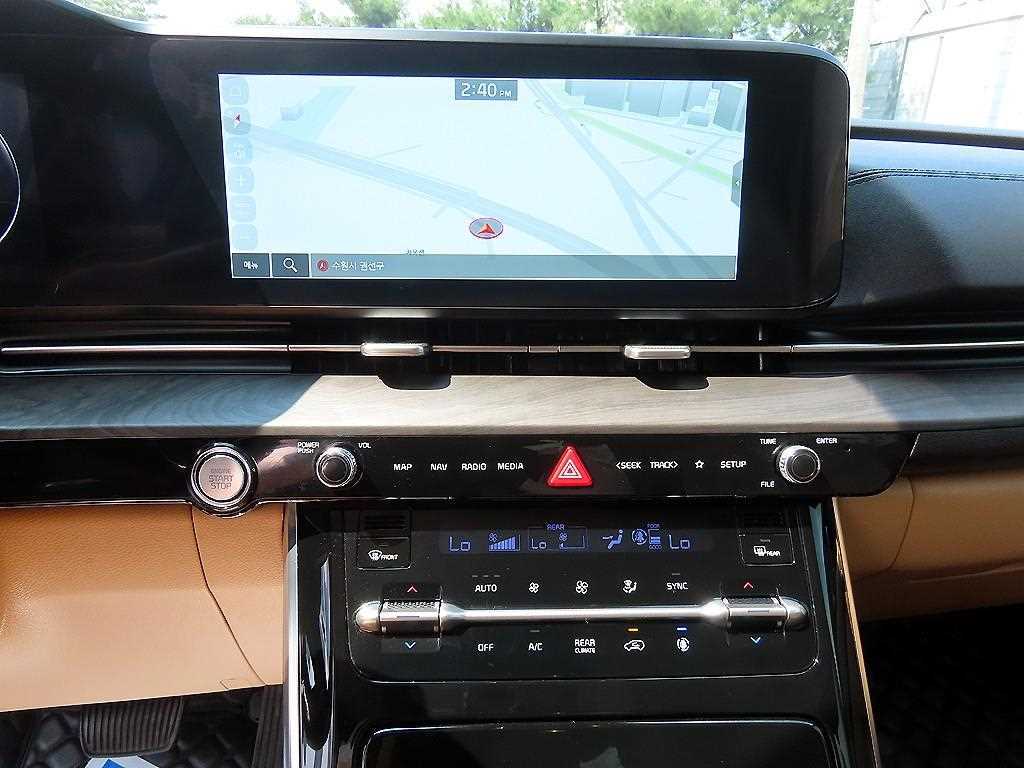 KIA Carnival - Vista 11