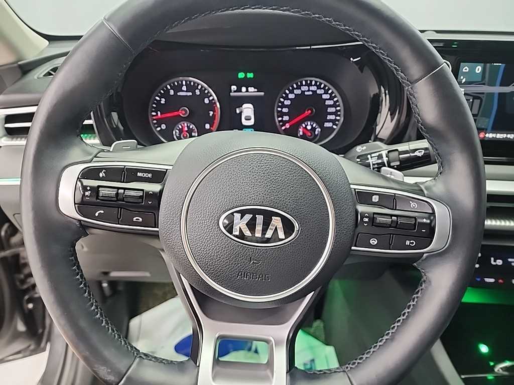KIA K5 - Vista 9