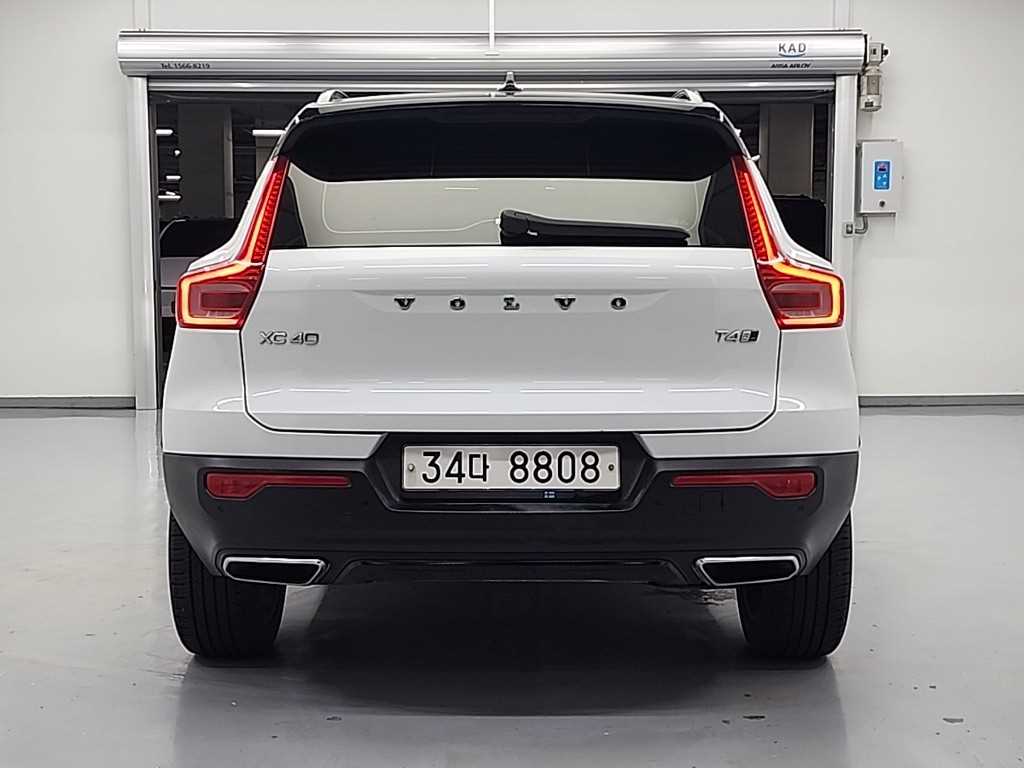 Volvo XC40 - Vista 3