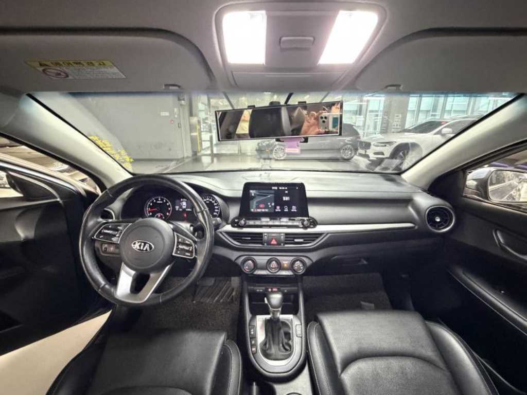 KIA K3 - Vista 8