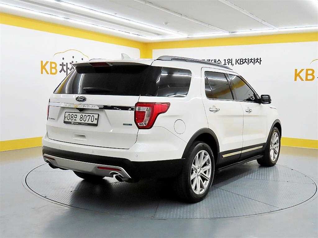 Ford Explorer - Vista 2