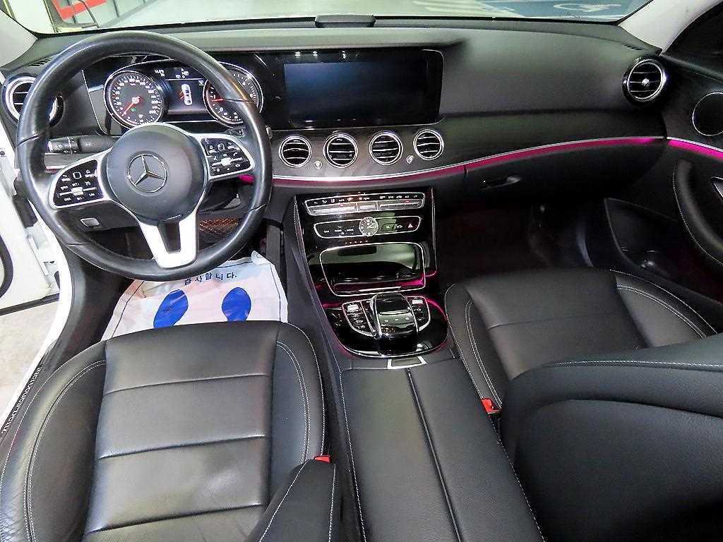 Mercedes Benz E class - Vista 10