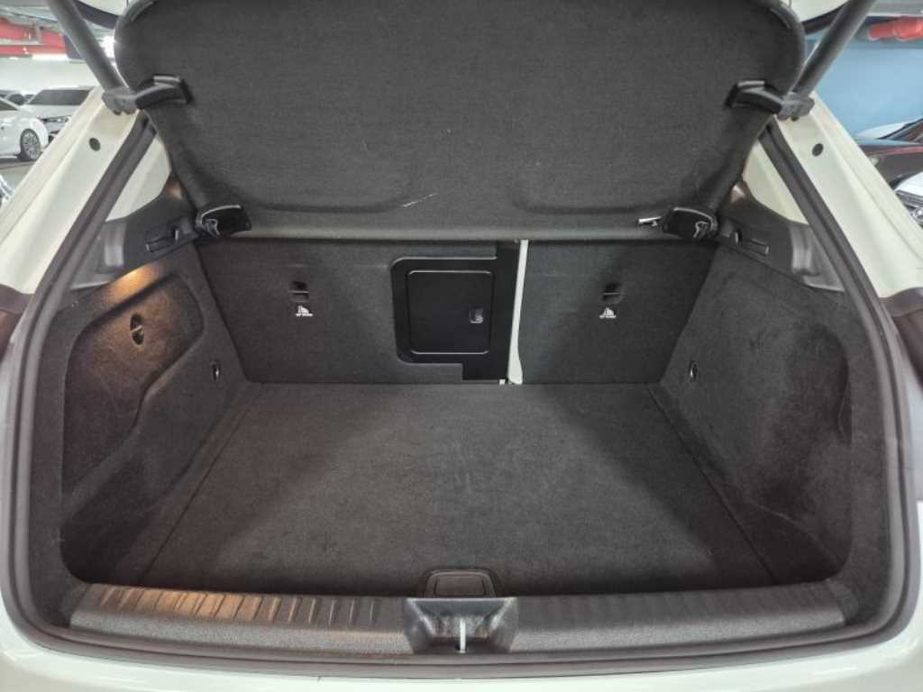 Mercedes Benz GLA Class - Vista 5
