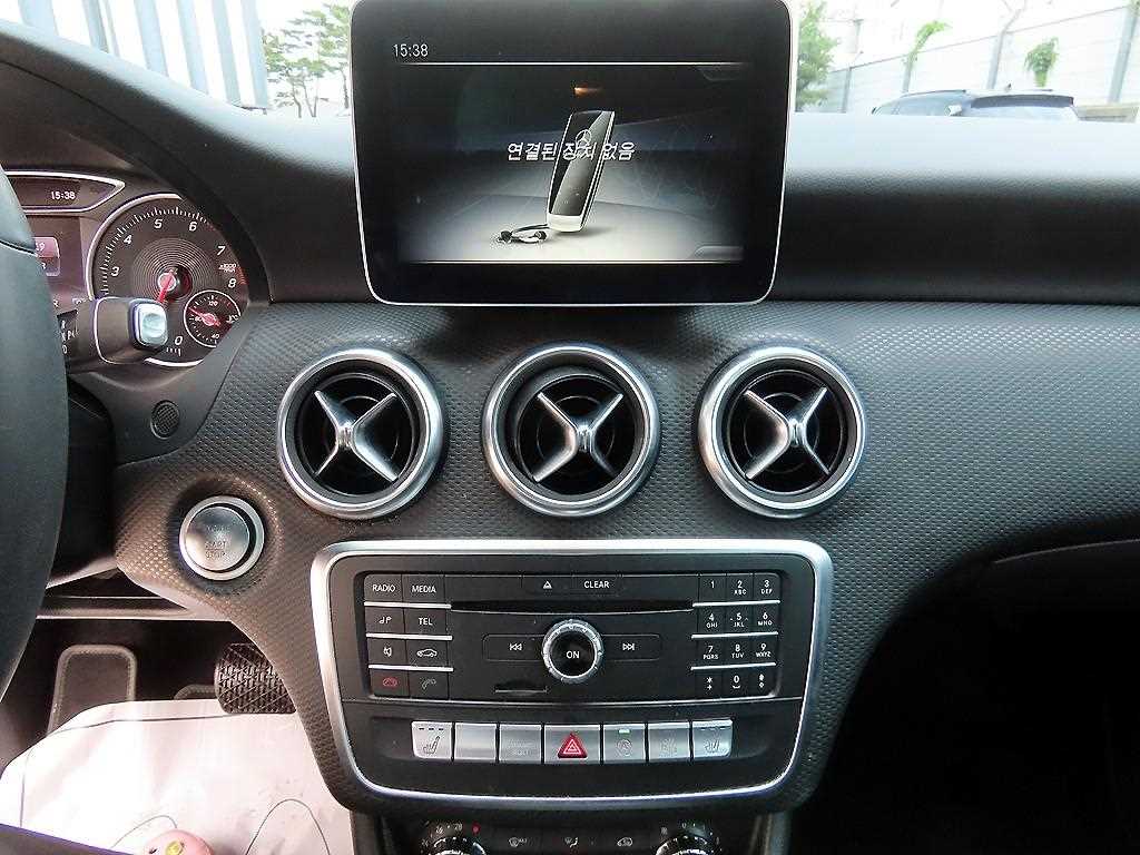 Mercedes Benz A Class 2018 Blanco - Importación desde Corea - HF Imports Iquique - Foto 13