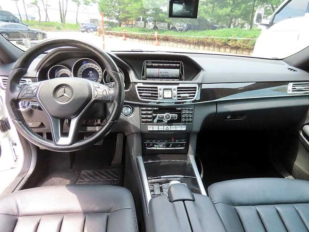 Mercedes Benz E class - Vista 7