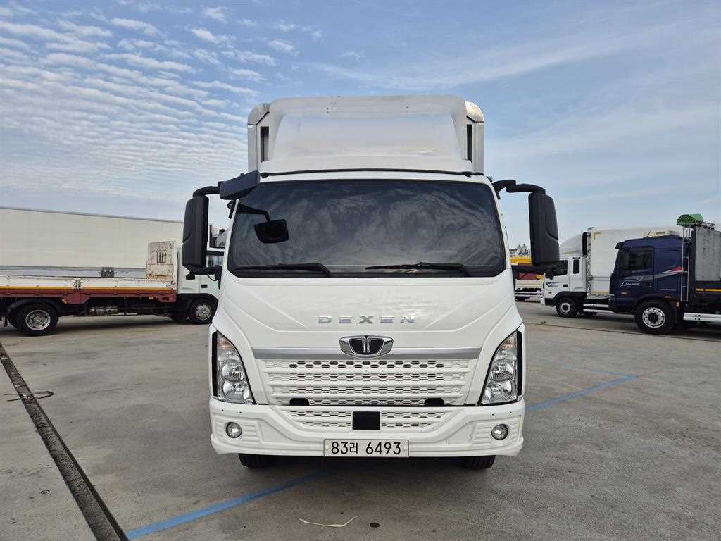 medium and large cargo truck - Vista 2
