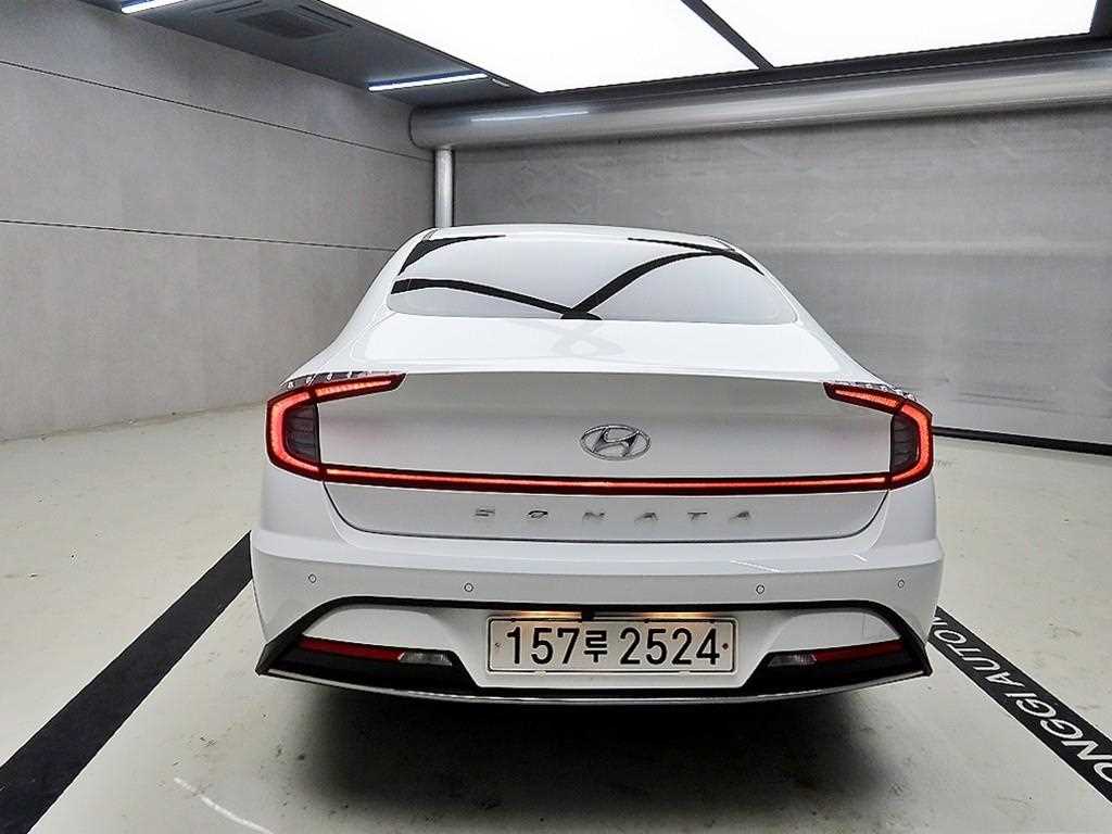 HYUNDAI Sonata - Vista 3