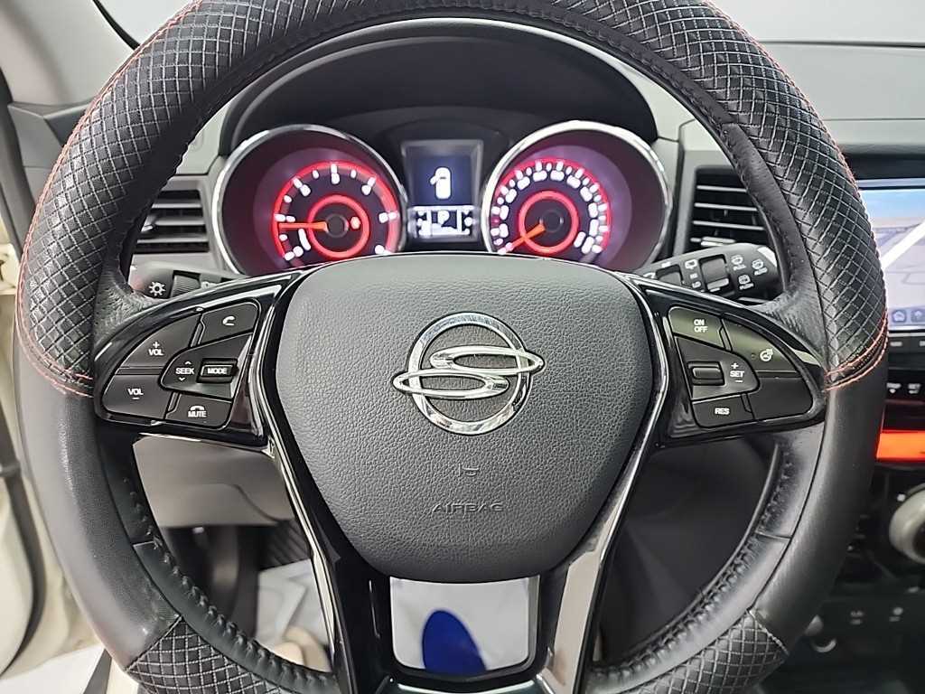 Ssangyong Tivoli - Vista 9