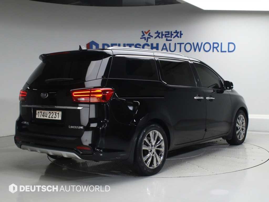 KIA Carnival - Vista 2