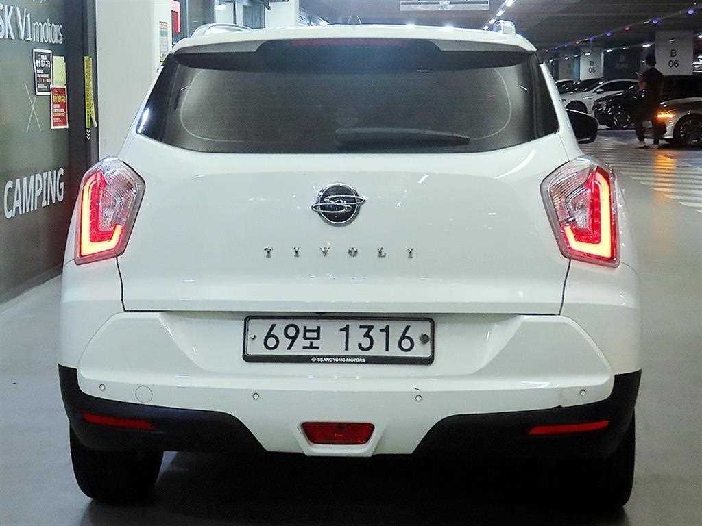 Ssangyong Tivoli - Vista 5